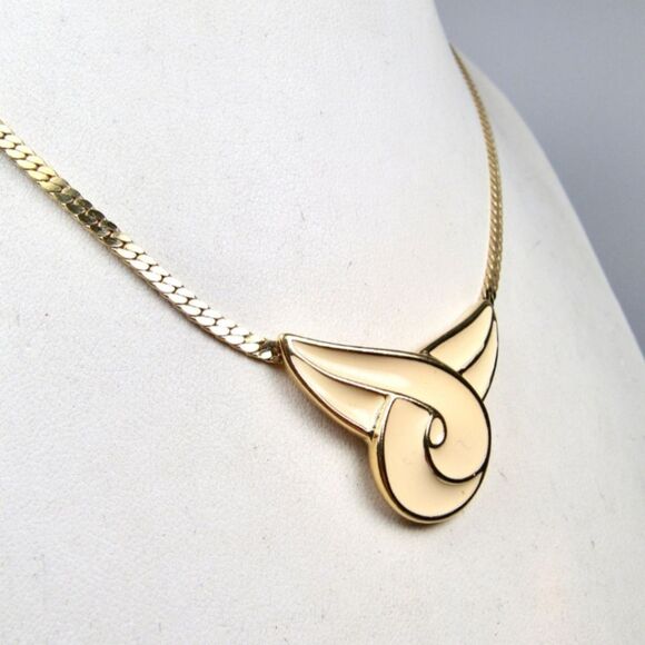 RARE VINTAGE SIGNED TRIFARI ENAMELED 16" NECKLACE NWT NOS EXCELLENT CONDITION - Picture 8 of 9